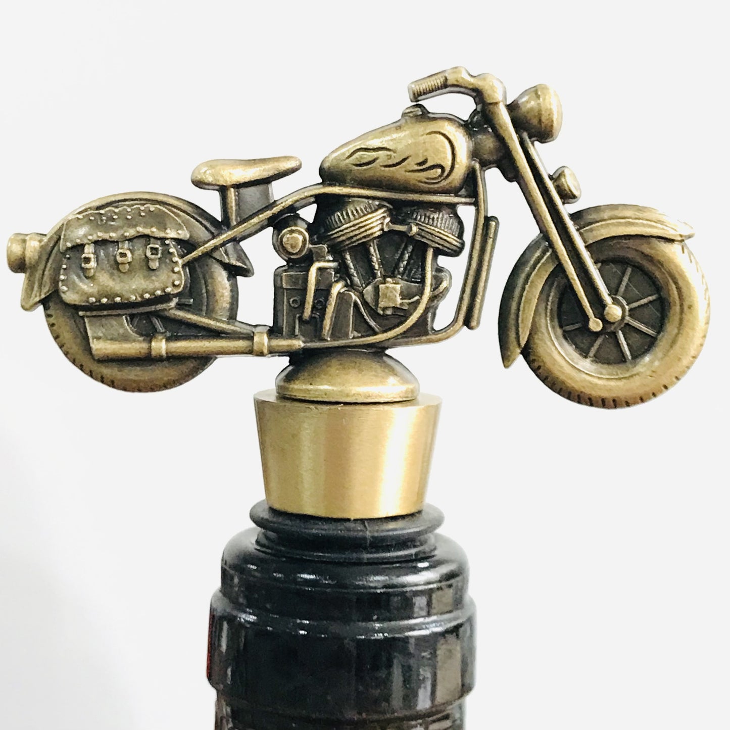 Retro bronze motorcycle figurine wine bottle stopper in zinc alloy